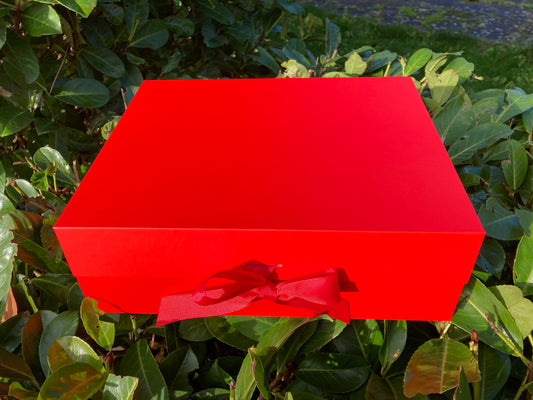 Medium magnetic gift boxes